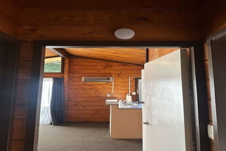 Photo of property in 3/89 Pinehaven Road, Pinehaven, Upper Hutt, 5019