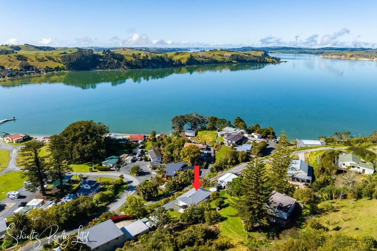 Photo of property in 2 Cliff Street, Pahi, Paparoa, 0571