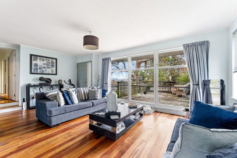 Photo of property in 52 Tiri Road, Manly, Whangaparaoa, 0930