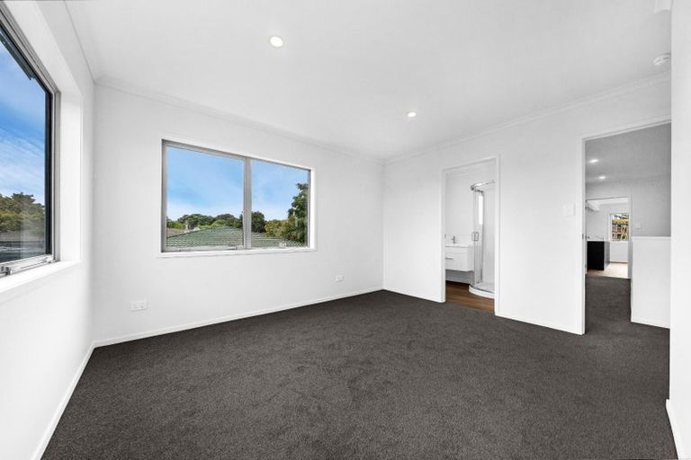 Photo of property in 5 Frank Evans Place, Henderson, Auckland, 0610