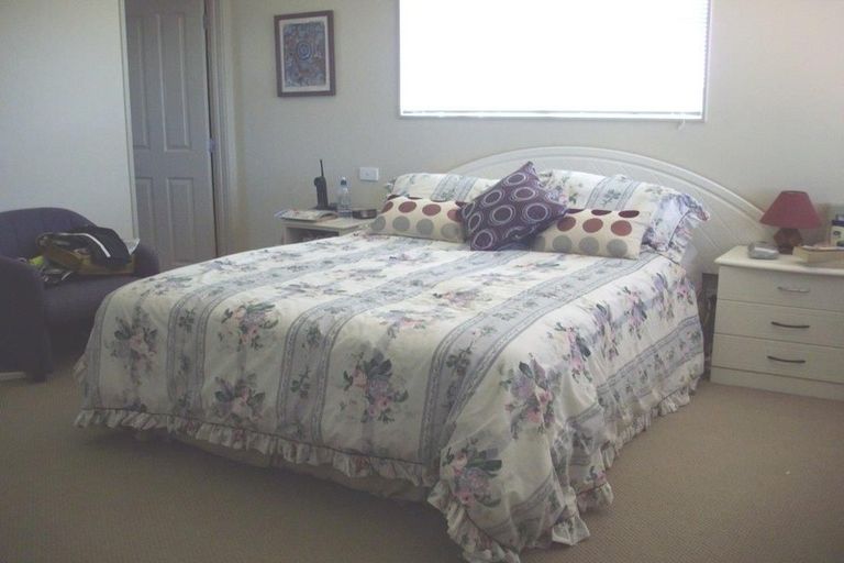 Photo of property in 24 Stranraer Crescent, Wattle Downs, Auckland, 2103