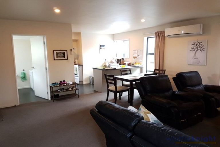 Photo of property in 300 Riccarton Road, Upper Riccarton, Christchurch, 8041