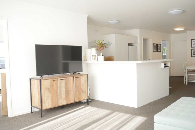 Photo of property in The Haven, 41/120 Beach Haven Road, Beach Haven, Auckland, 0626