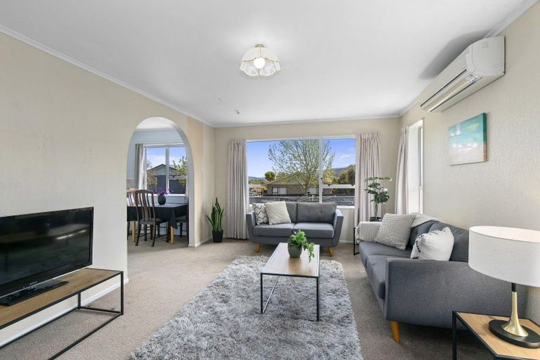 Photo of property in 24a Roband Crescent, Brown Owl, Upper Hutt, 5018