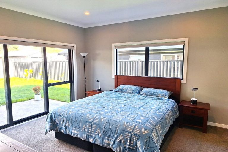 Photo of property in 10 Salisbury Crescent, Wallaceville, Upper Hutt, 5018