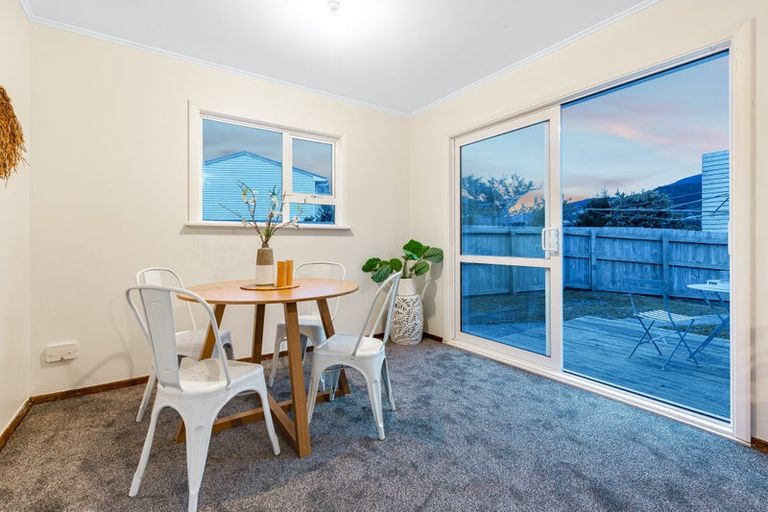 Photo of property in 25 Bell Street, Tawa, Wellington, 5028