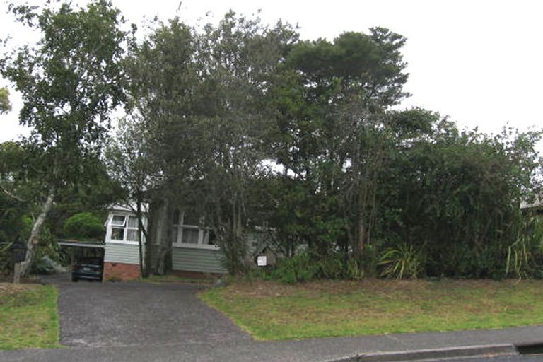 Photo of property in 2/21 Tiri Tiri Road, Birkdale, Auckland, 0626
