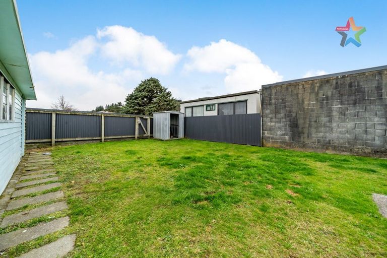 Photo of property in 52 Russell Road, Wainuiomata, Lower Hutt, 5014