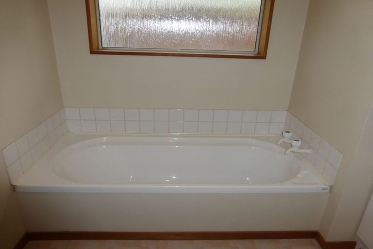 Photo of property in 4 Fuchsia Place, Halswell, Christchurch, 8025