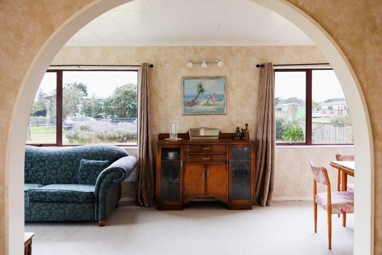 Photo of property in 14 Te Kiri Street, Himatangi Beach, Foxton, 4891