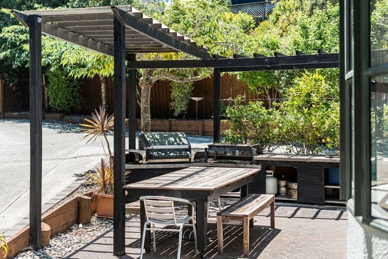 Photo of property in 4 Joseph Banks Drive, Whitby, Porirua, 5024