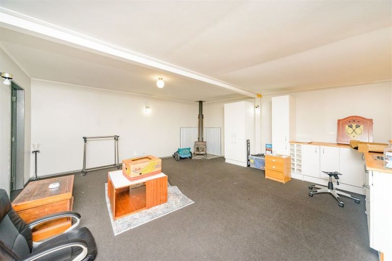 Photo of property in 5 Tararua Terrace, Cloverlea, Palmerston North, 4412