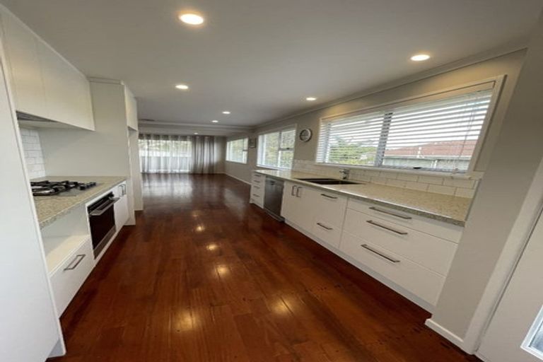 Photo of property in 1/73 Hellyers Street, Birkdale, Auckland, 0626