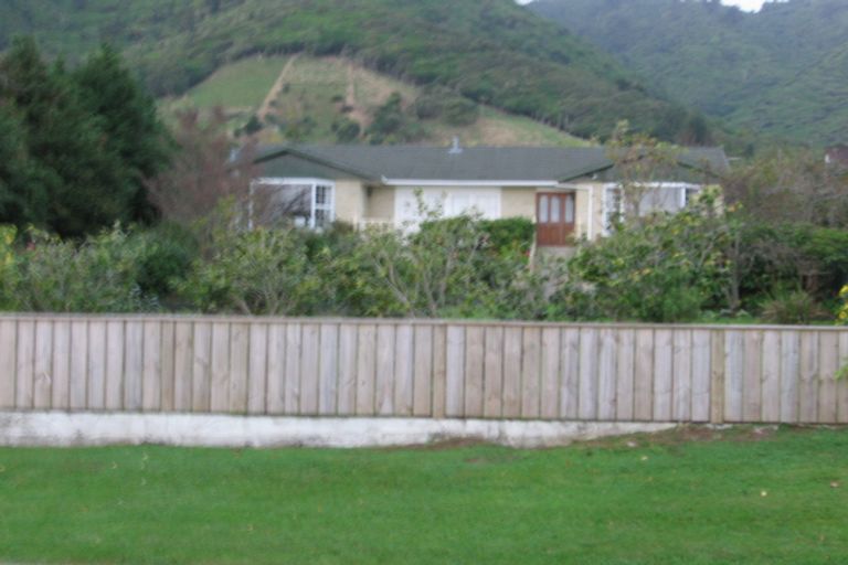 Photo of property in 3 Huia Street, Waikanae, 5036