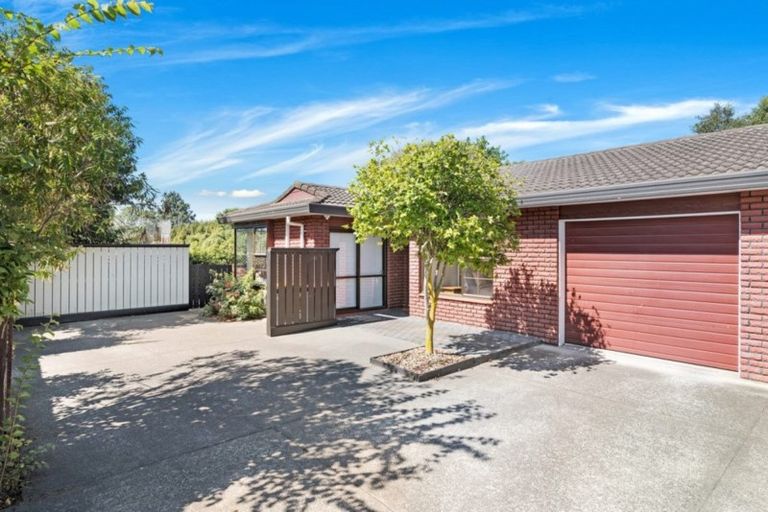 Photo of property in 16b Rubens Place, Burnside, Christchurch, 8053