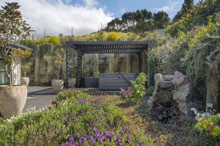 Photo of property in 11 Lakeside Terrace, Omokoroa, 3114