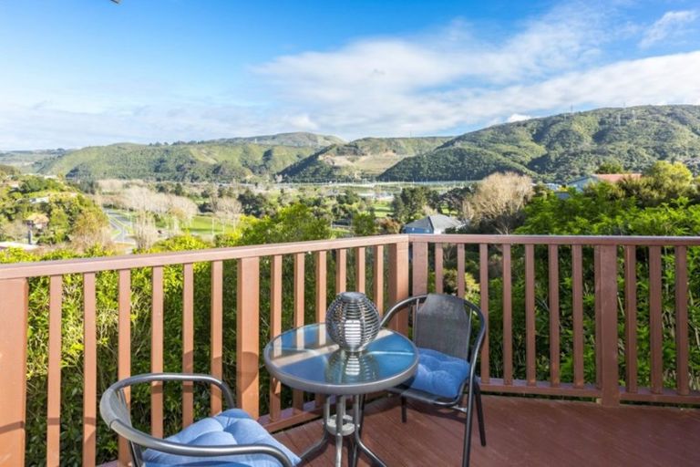 Photo of property in 30 Castle Crescent, Stokes Valley, Lower Hutt, 5019