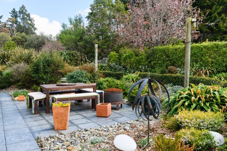 Photo of property in 21 Moonshine Valley Road, Aokautere, Palmerston North, 4471