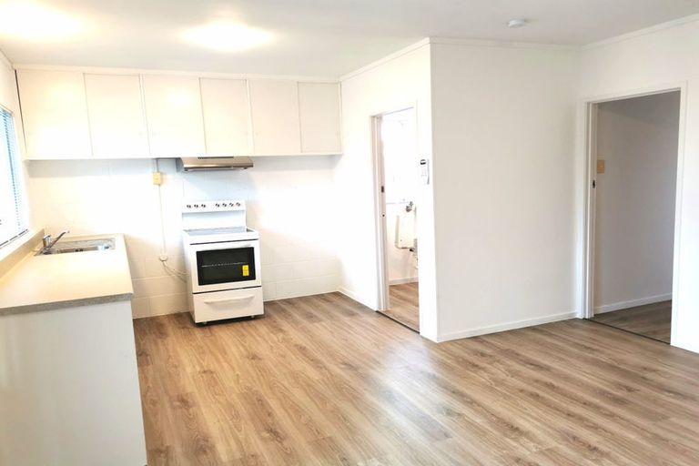 Photo of property in 21 Rosewarne Crescent, Glendene, Auckland, 0602