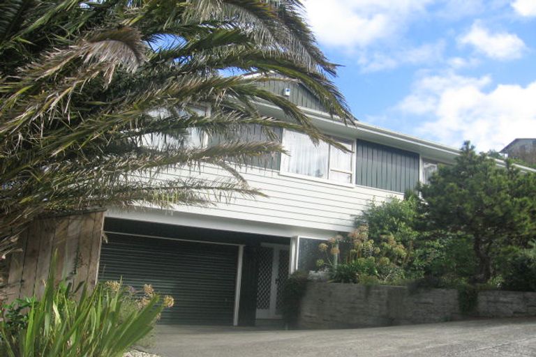 Photo of property in 69 Tirohanga Road, Tirohanga, Lower Hutt, 5010