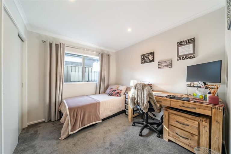 Photo of property in 2 Pattullo Crescent, Wallaceville, Upper Hutt, 5018