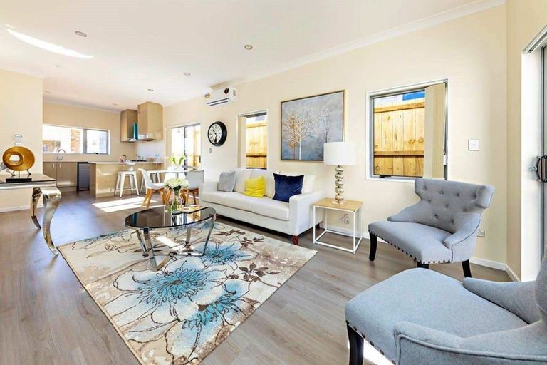 Photo of property in 49b Senator Drive, Manurewa, Auckland, 2105