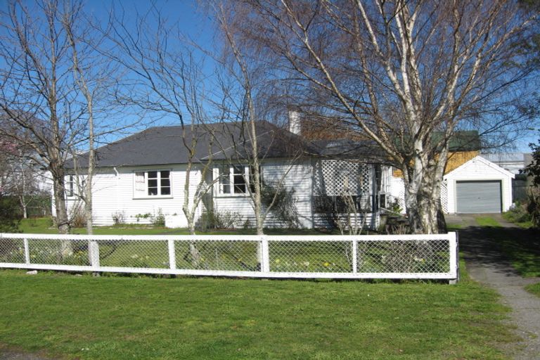 Photo of property in 2 Kuratawhiti Street, Greytown, 5712