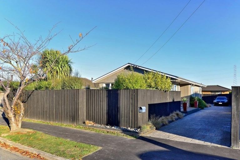 Photo of property in 2/19 Cunningham Place, Halswell, Christchurch, 8025