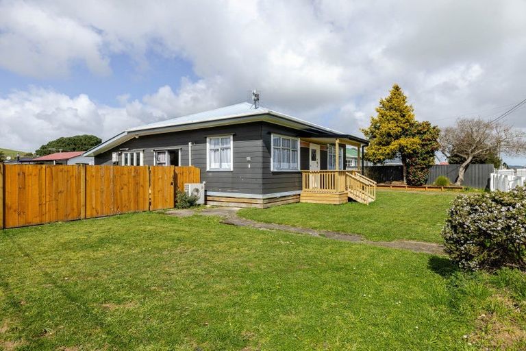 Photo of property in 1 Sedcole Street, Pahiatua, 4910