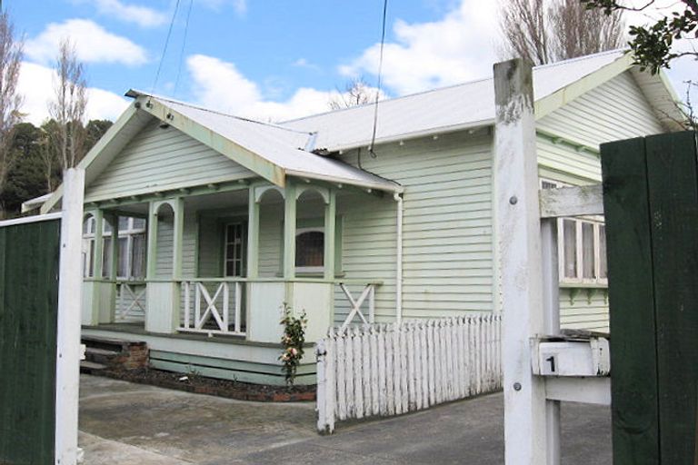 Photo of property in 153 Wainuiomata Road, Wainuiomata, Lower Hutt, 5014