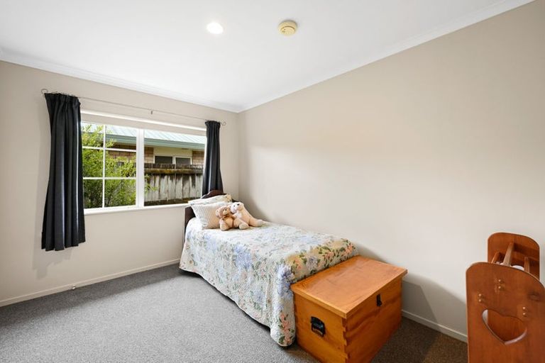 Photo of property in 37 Bouverie Crescent, Flagstaff, Hamilton, 3210