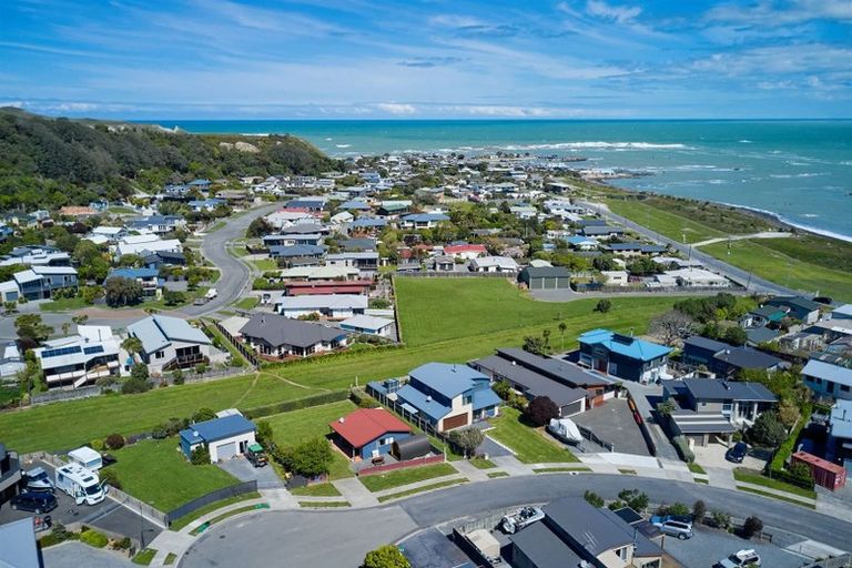 Photo of property in 61 Kotare Place, South Bay, Kaikoura, 7300