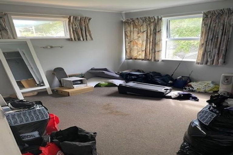 Photo of property in 35a Ranui Terrace, Tawa, Wellington, 5028