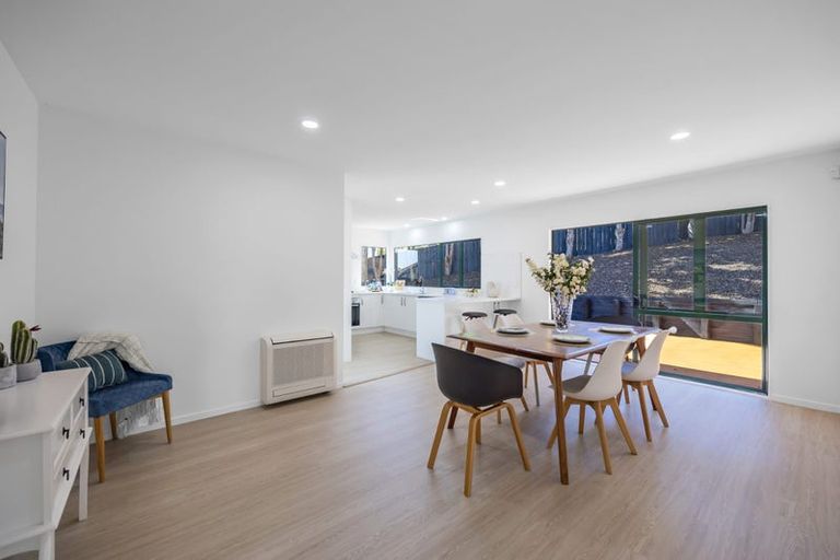 Photo of property in 16 Taroka Close, Pinehill, Auckland, 0632