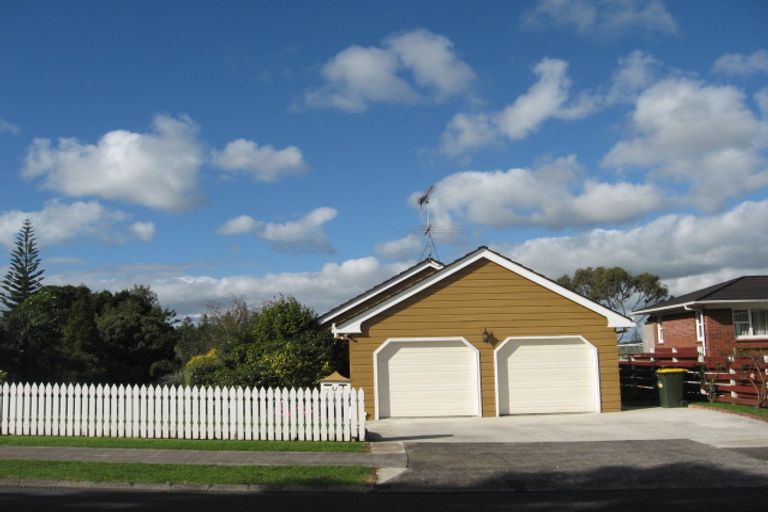 Photo of property in 14 Alton Terrace, Pakuranga Heights, Auckland, 2010