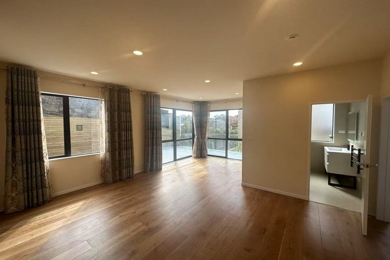 Photo of property in 86 Fairview Avenue, Fairview Heights, Auckland, 0632