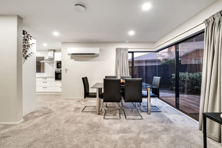 Photo of property in 2/17 Fieldmoor Place, Parklands, Christchurch, 8083