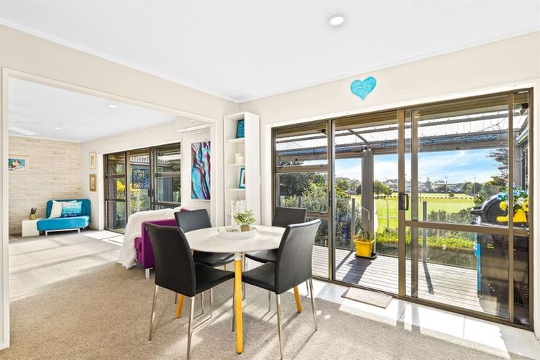 Photo of property in 2/160 Stapleford Crescent, Browns Bay, Auckland, 0630