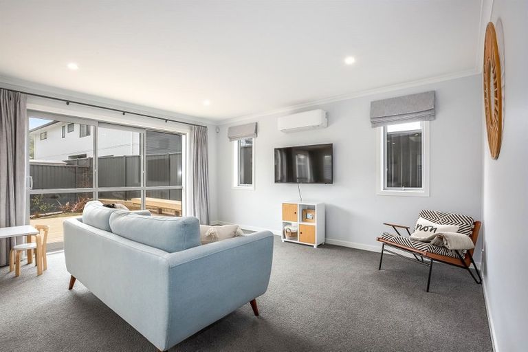 Photo of property in 18 Taiko Place, Kenepuru, Porirua, 5022