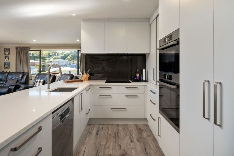 Photo of property in 12 Russell Street, Picton, 7220