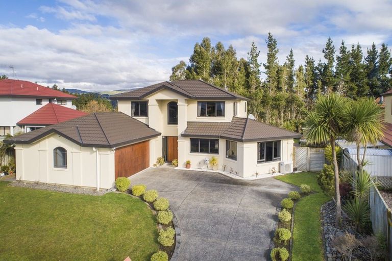 Photo of property in 98 Pacific Drive, Fitzherbert, Palmerston North, 4410