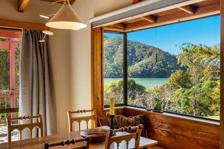 Photo of property in 810a Queen Charlotte Drive, Havelock, 7281