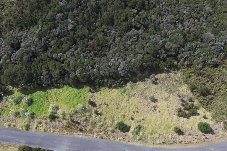 Photo of property in 129 Stratford Drive, Cable Bay, 0420