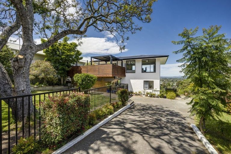 Photo of property in 54 Napier Terrace, Hospital Hill, Napier, 4110