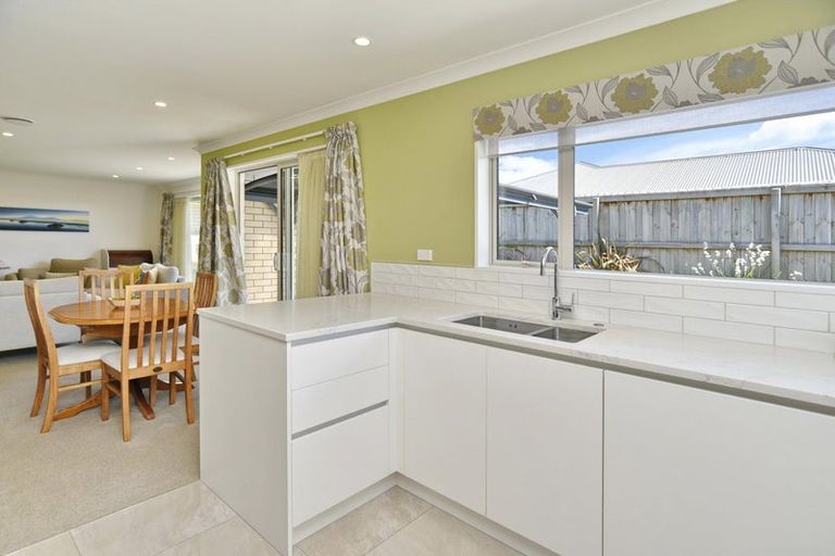 Photo of property in 21 Tutton (pvt) Mews, Rangiora, 7400