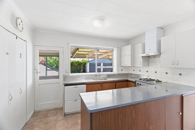 Photo of property in 8 Nyoli Street, Northcote, Christchurch, 8052