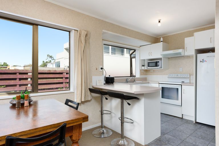 Photo of property in 2/100 Ranch Road, Mount Maunganui, 3116