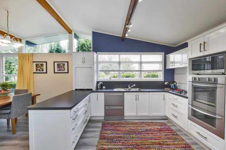 Photo of property in 10 Edwards Place, Terrace End, Palmerston North, 4410