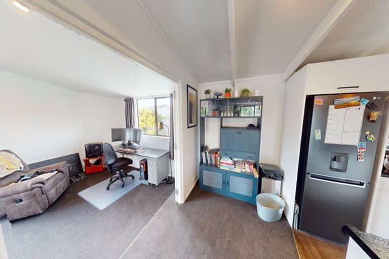 Photo of property in 23 Colonial Place, Kelvin Grove, Palmerston North, 4414