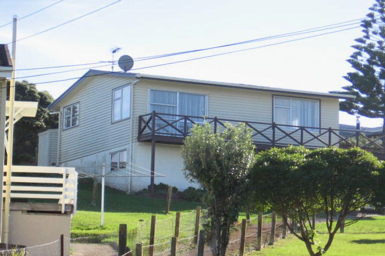 Photo of property in 15 Arero Place, Titahi Bay, Porirua, 5022